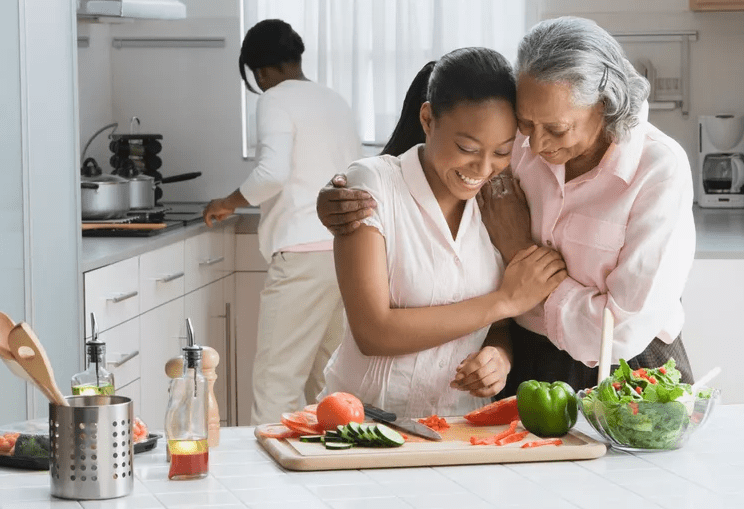 Femmes prennent soin de leur santé en cuisine. Image de la conférence "Alimentation et équilibre hormonal"