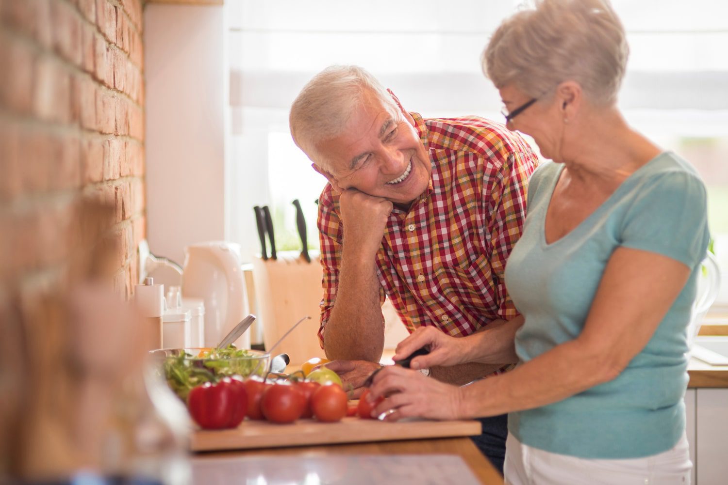 Couple retraité cuisine végétal